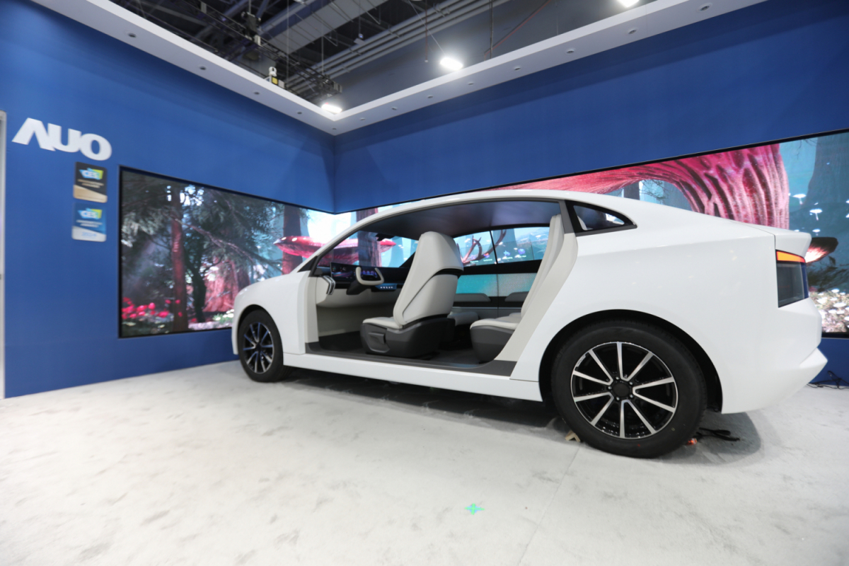 DUOBAO�����پW�l��ȫ��Smart Cockpit 2024�������@ʾ���óɹ�����ጷ�Micro LED�K�O�@ʾ���g���ܵ�ȫ���ǻ���œ���ԠI��ͻ����������ʽ��ҕ�X�w򞣬���¶��x�ǻ���œ���M���{���ˆT��ȫ��λ������